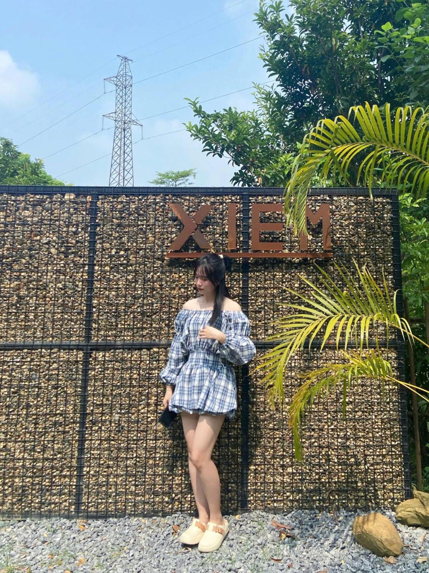 Xiem *